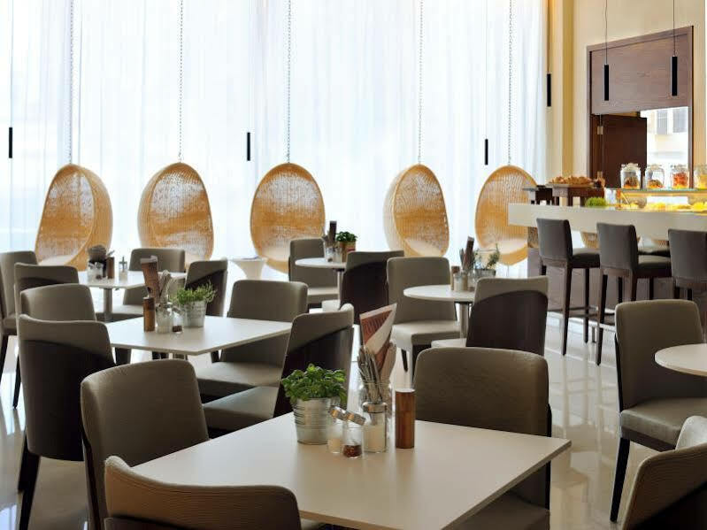 Hotel Courtyard By Marriott World Trade Center, Abou Dabi