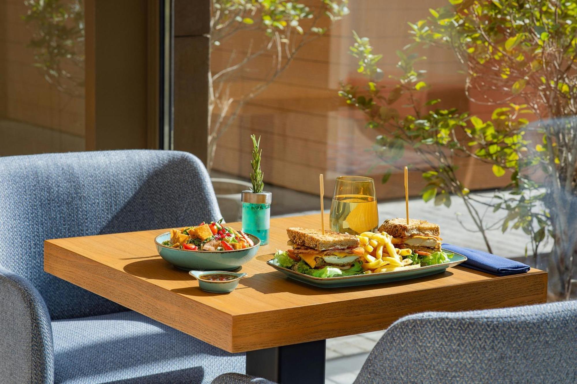 Courtyard By Marriott World Trade Center, 4* Abu Dhabi